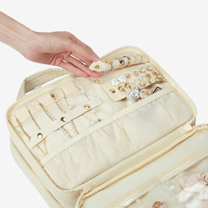 Zora Spacesaver Hanging Toiletry Bag